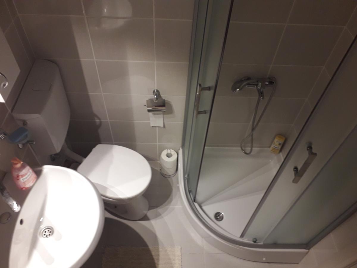 Studio Apartman Ld U Strogom Centru Novi Sad Exterior foto