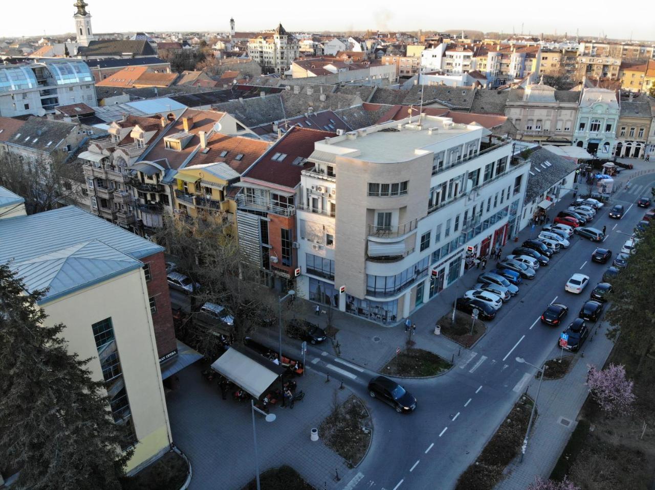 Studio Apartman Ld U Strogom Centru Novi Sad Exterior foto